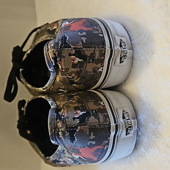 Vans | Men's Camo Duck Hunt Nintendo Game Over Skate Sneakers Sz 10.5 - Picture 6 of 15